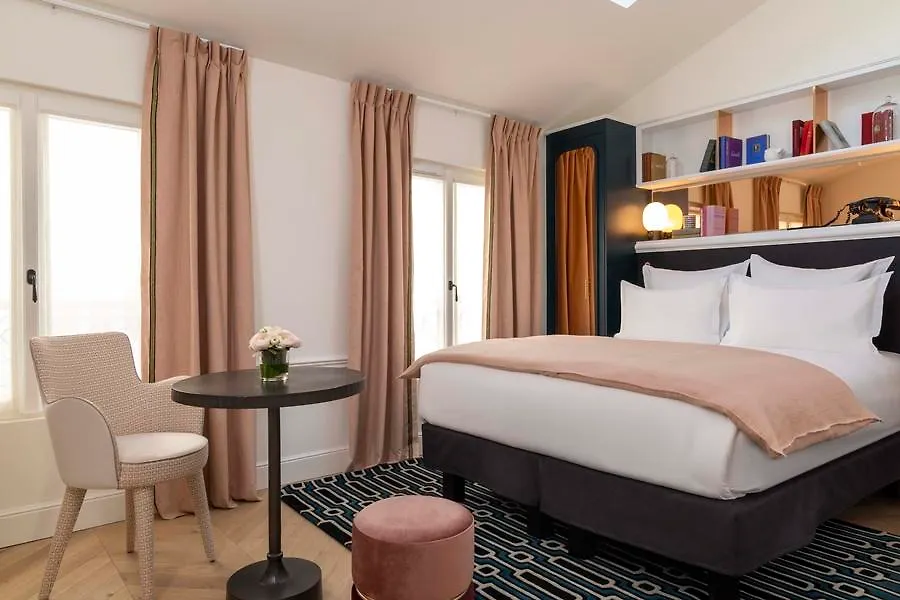 ****  Hotel Louvre Montana Parijs Frankrijk
